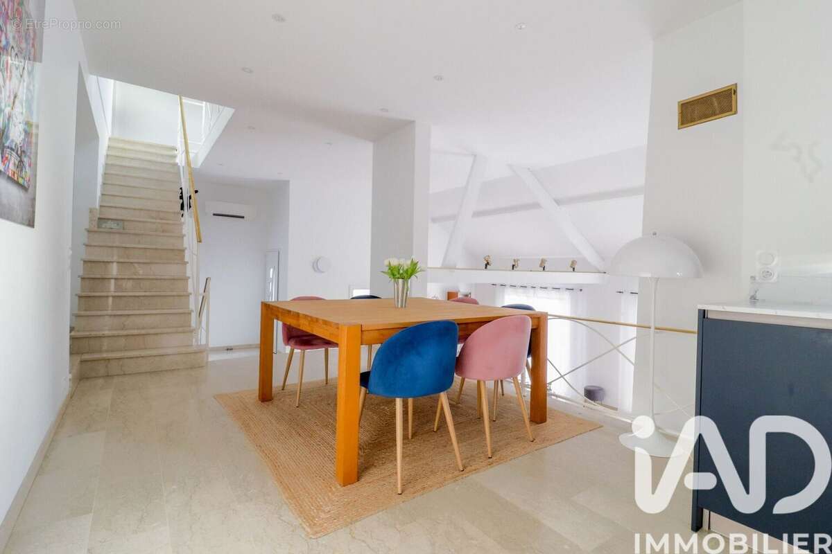 Maison 210 m² à Saulx-Les-Chartreux  - photo 8