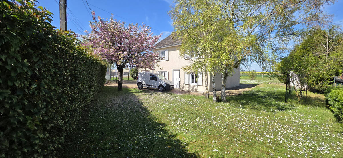 Maison à BEAUMONT-DU-GATINAIS
