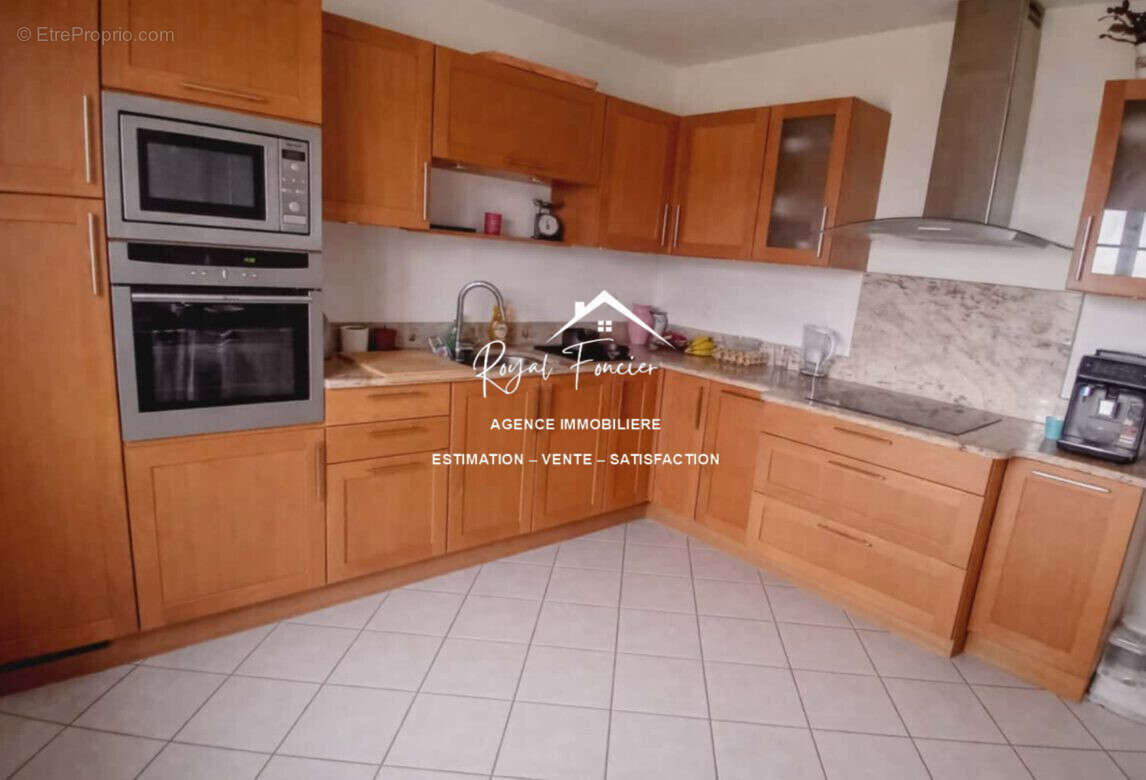 Cuisine A et E - Maison à PORTS