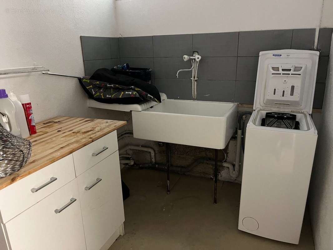 Maison à COURS-LA-VILLE