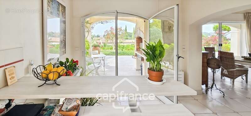 Maison à vendre 4 pièces VUE MER + Garage 55m² + Piscine SANARY SUR MER (83) - photo 19