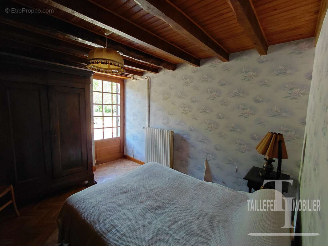 Maison à MILHAC-D'AUBEROCHE