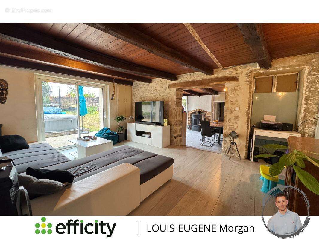Maison 115 m² à Charroux  - photo 2