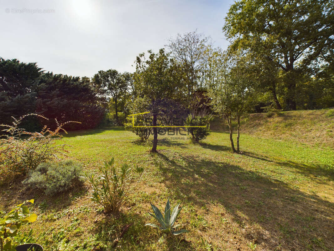 Maison à MONTELIMAR