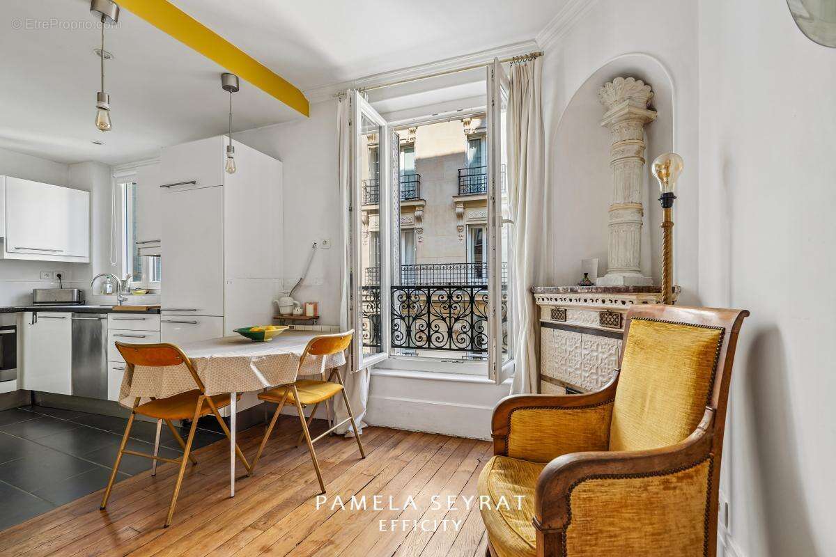 Appartement à PARIS-17E