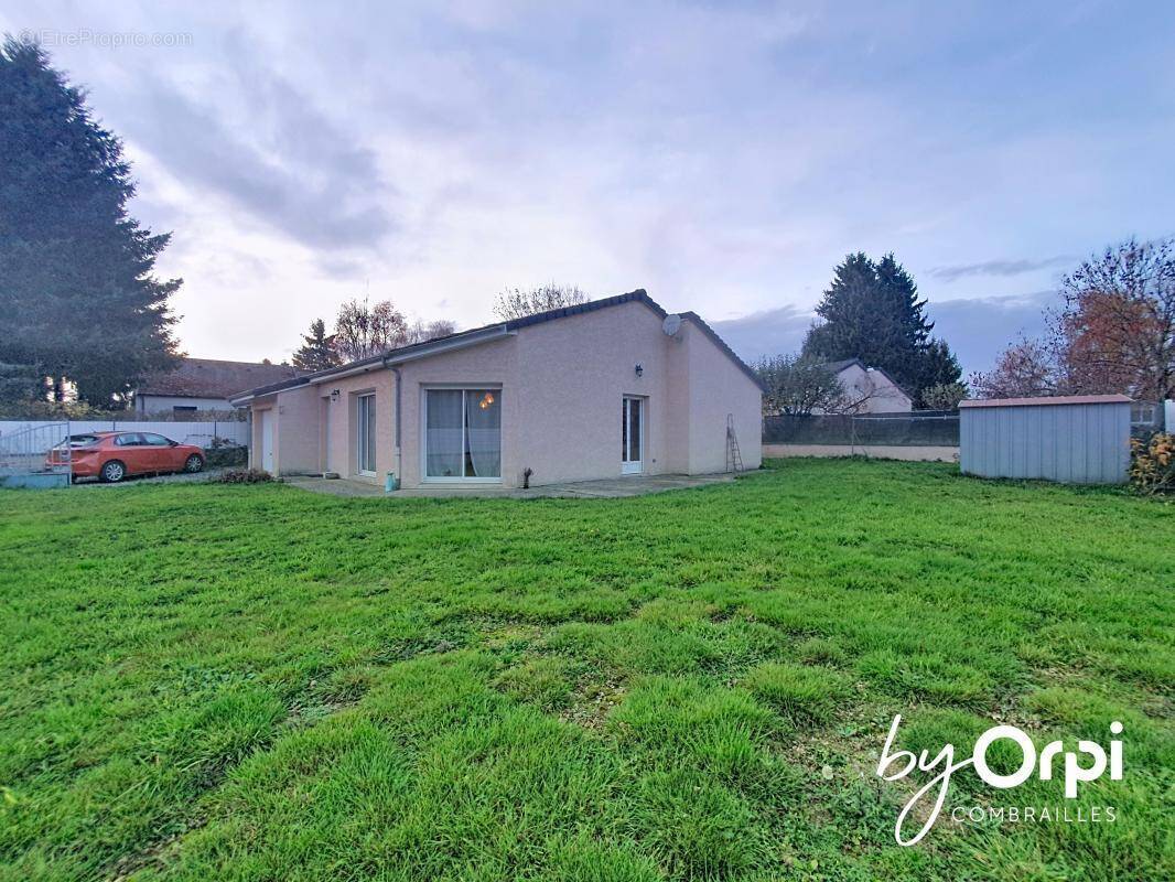 Maison à CHAPDES-BEAUFORT