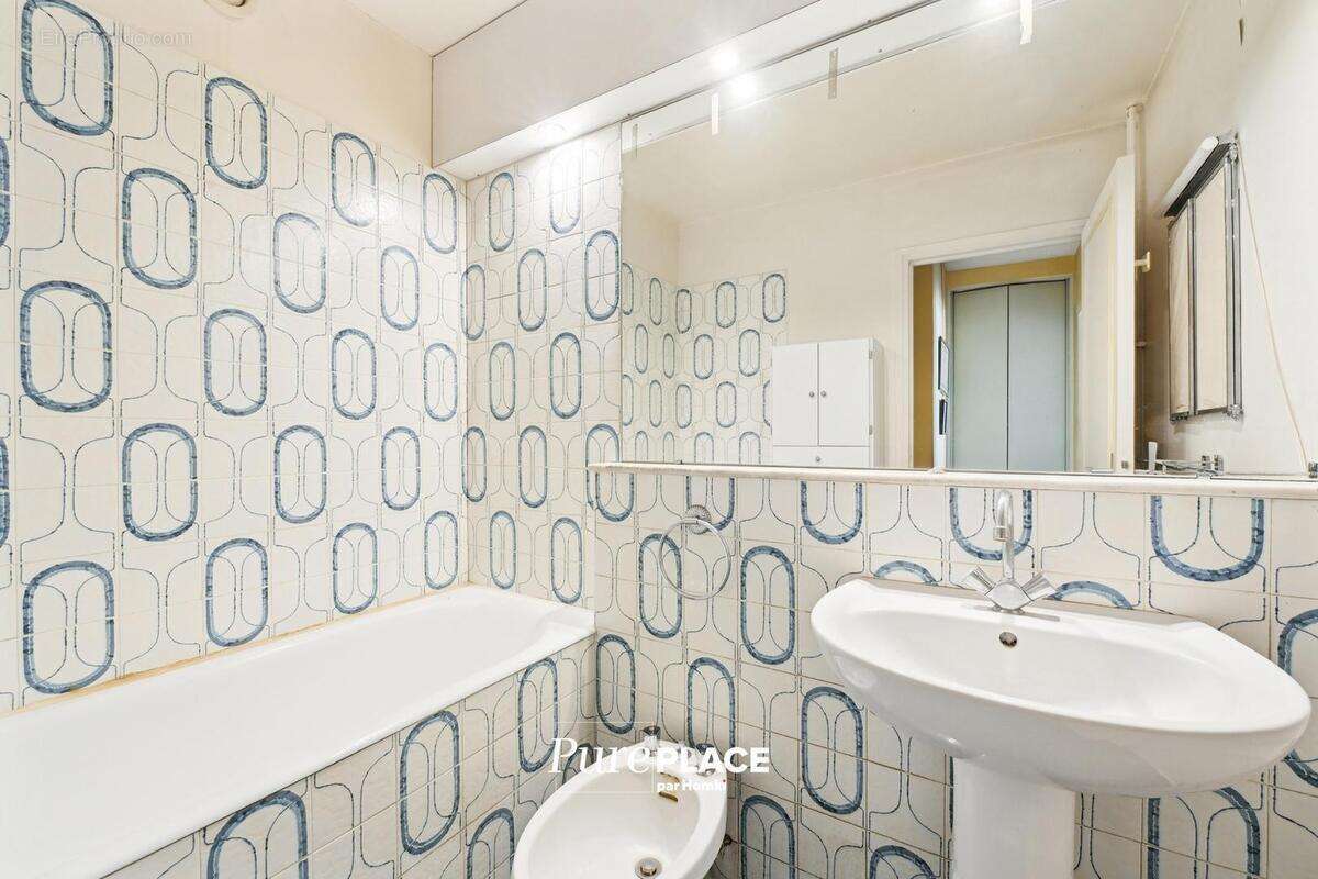 Appartement à NEUILLY-SUR-SEINE