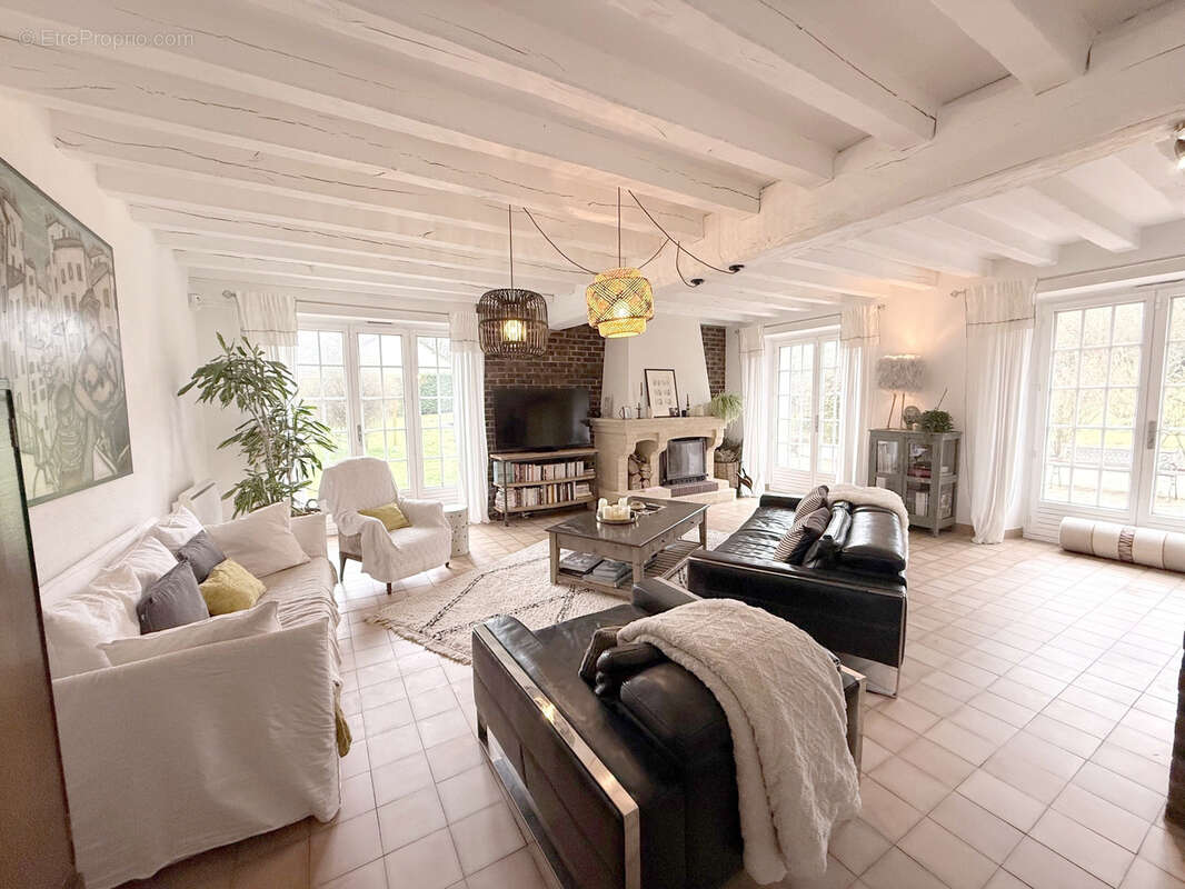 Maison à HOUDAN