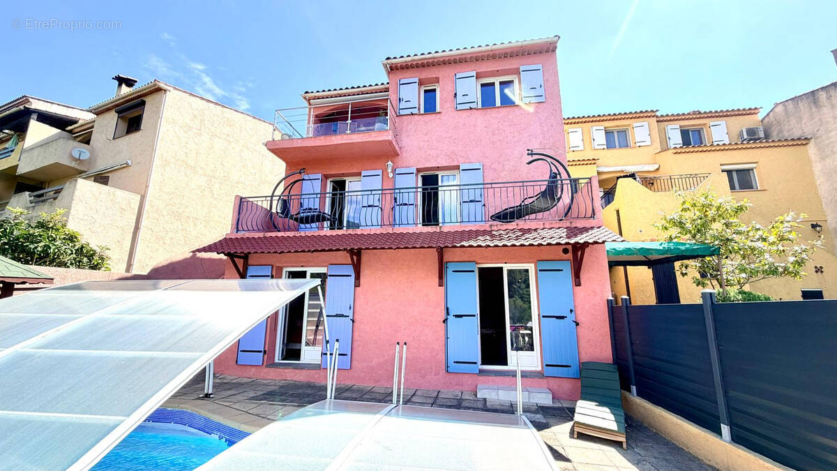 Maison à CARROS