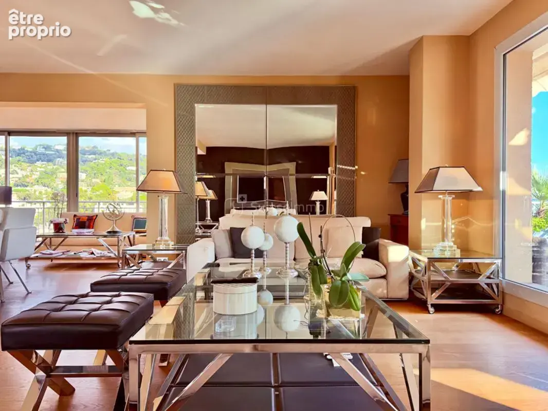 Appartement à LE CANNET