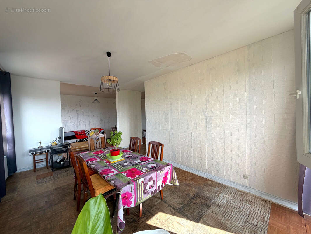 Appartement à OULLINS