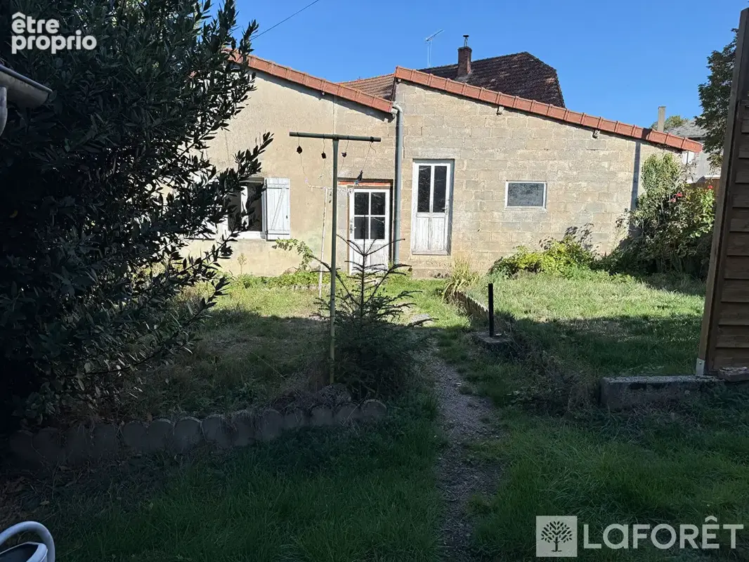 Maison de village avec jardin, dépendances et garage - photo 9