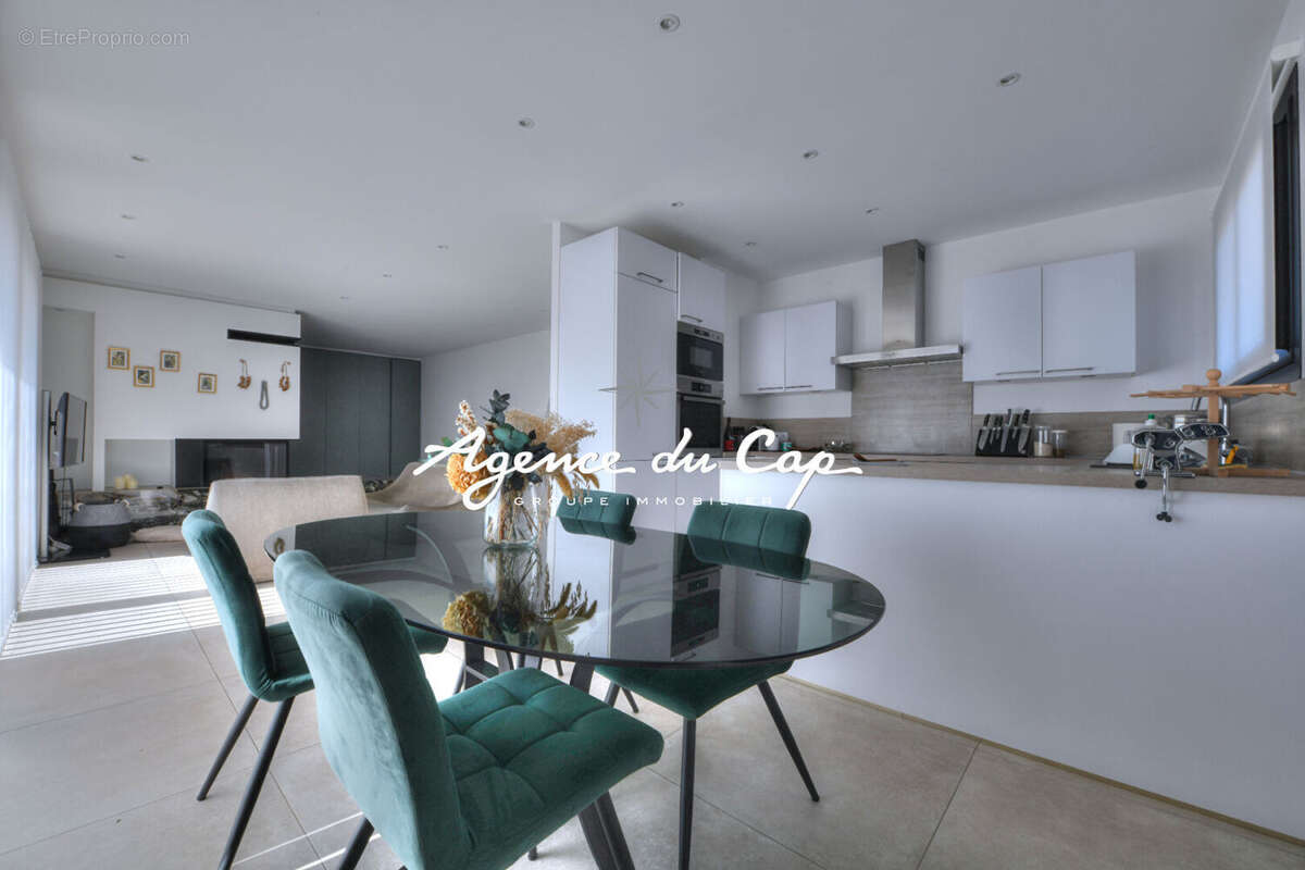 Saint raphael appartement 3 pieces renové en dernier etage avec garage secteur les plaines a saint raphael - photo 8