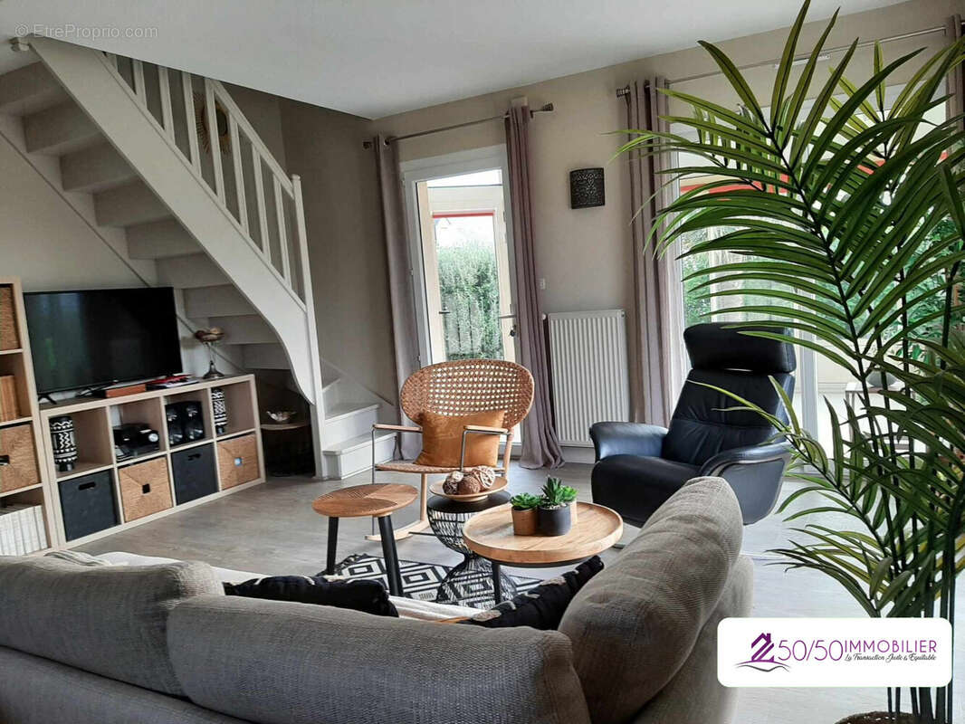 Séjour  - Maison à GUISSENY