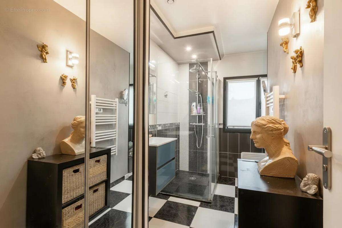 Maison entièrement rénovée - 320m saint-Cyr-sur-Morin - photo 13
