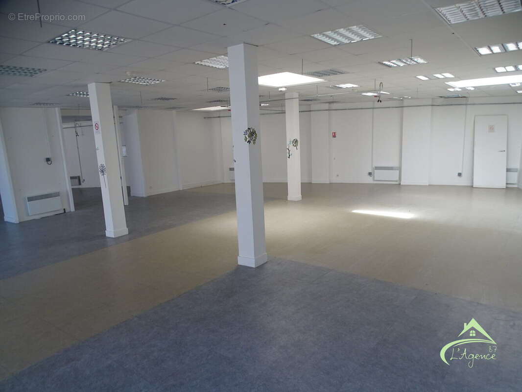 Commerce à SAINT-JUNIEN