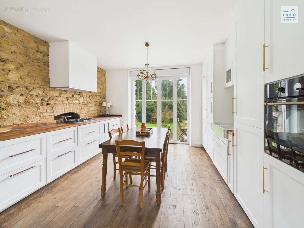 Maison à LES BRULAIS