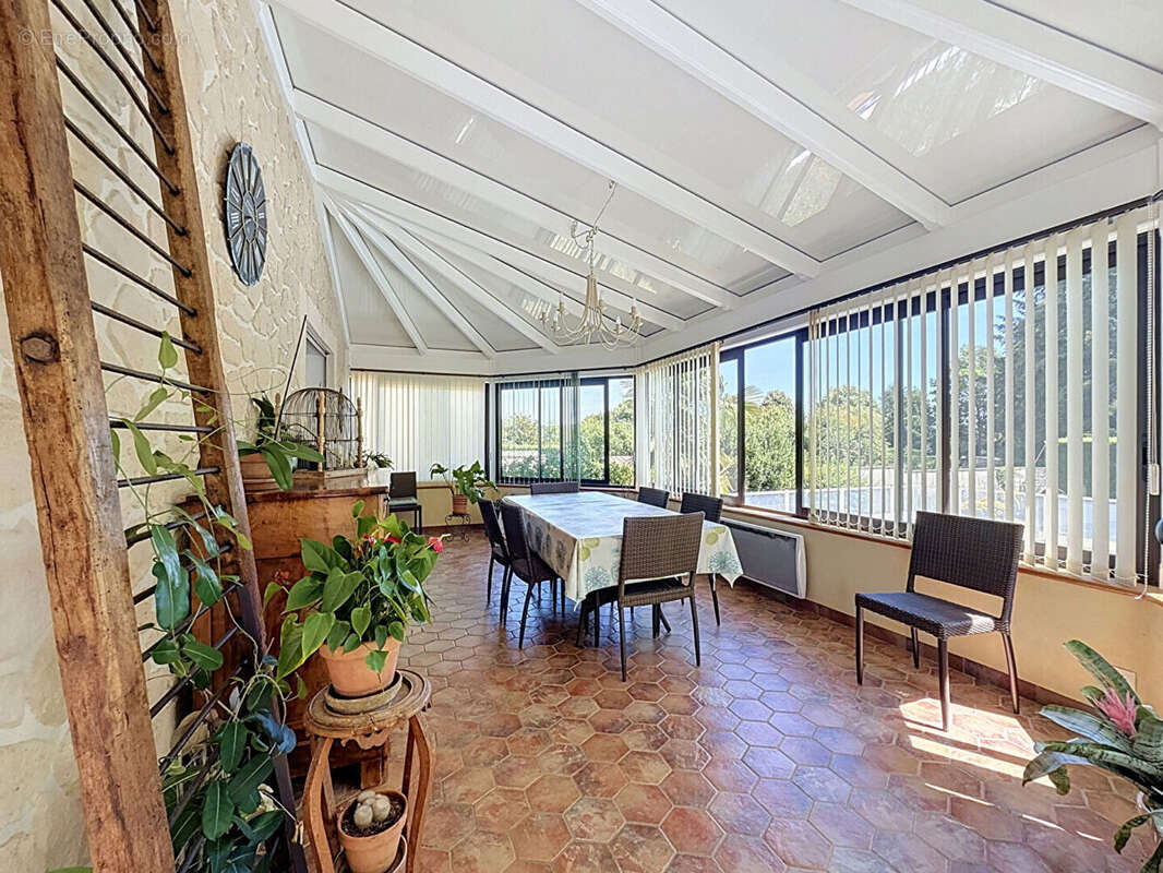 Belle maison de caractères de 134m2 avec piscine, sous sol, atelier sur un terrain de 2085m2 - photo 10
