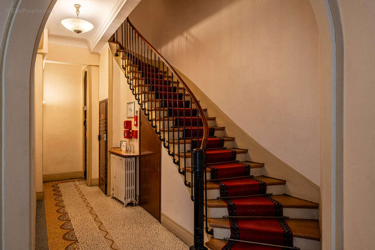 Appartement à PARIS-14E