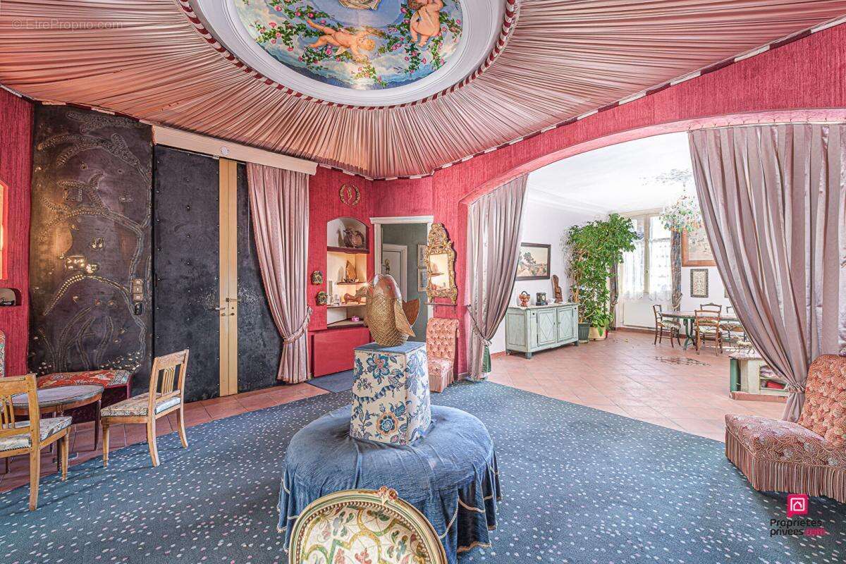 Appartement à MARSEILLE-1E