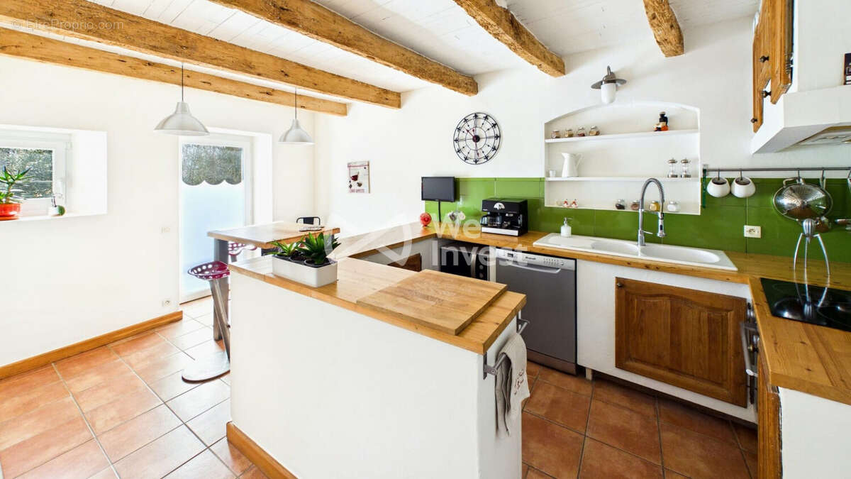 Maison à CHARMES-SUR-RHONE