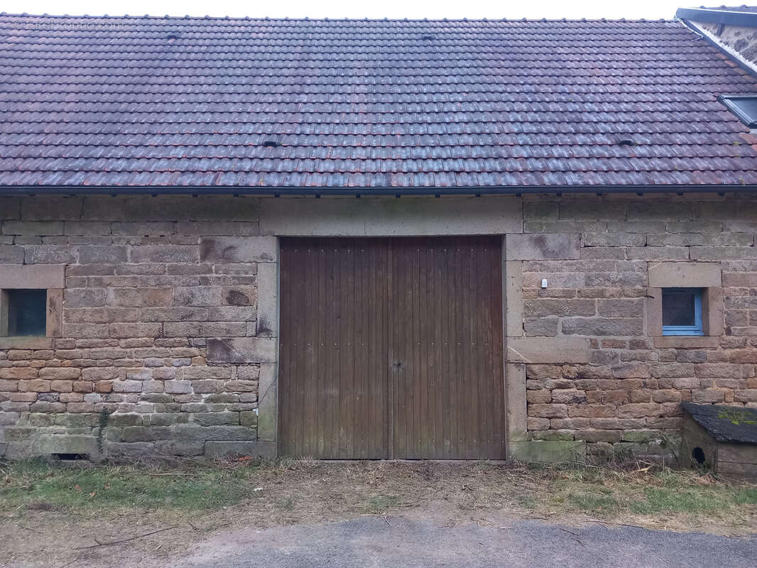 Maison à SAINT-PIERRE-BELLEVUE