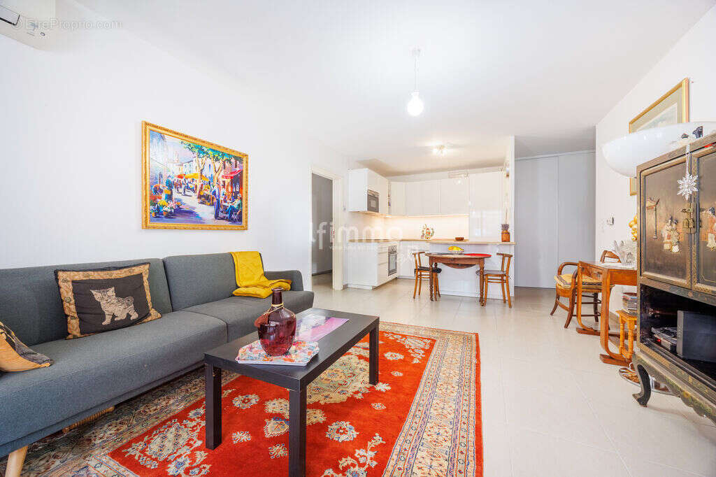 Appartement à MARSEILLE-2E