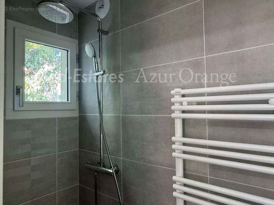 Appartement à GRIMAUD