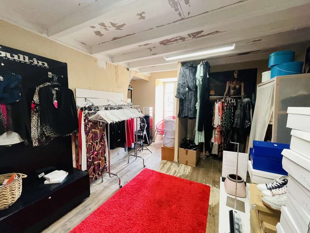 Commerce à BARBEZIEUX-SAINT-HILAIRE