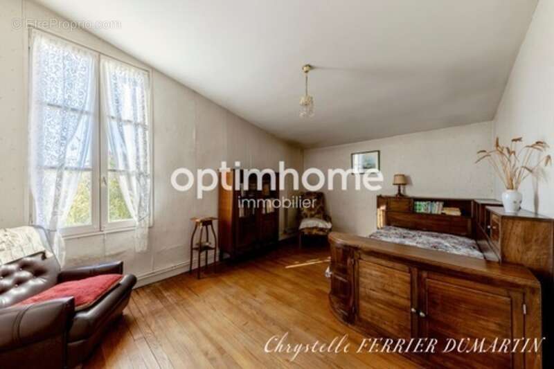 Maison à AMBARES-ET-LAGRAVE