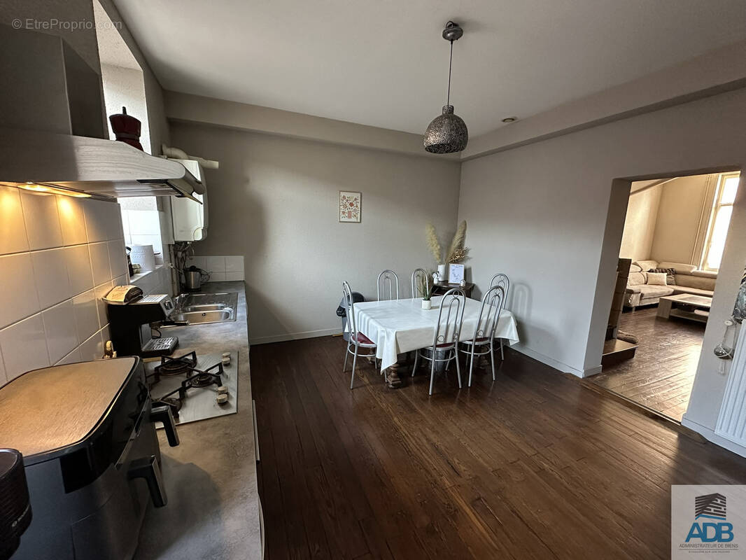 Appartement à LE COTEAU