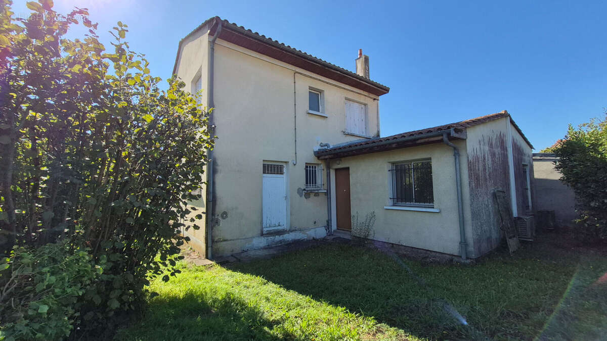 Maison à VILLENAVE-D&#039;ORNON