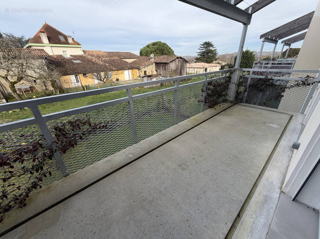 Appartement à TOULENNE
