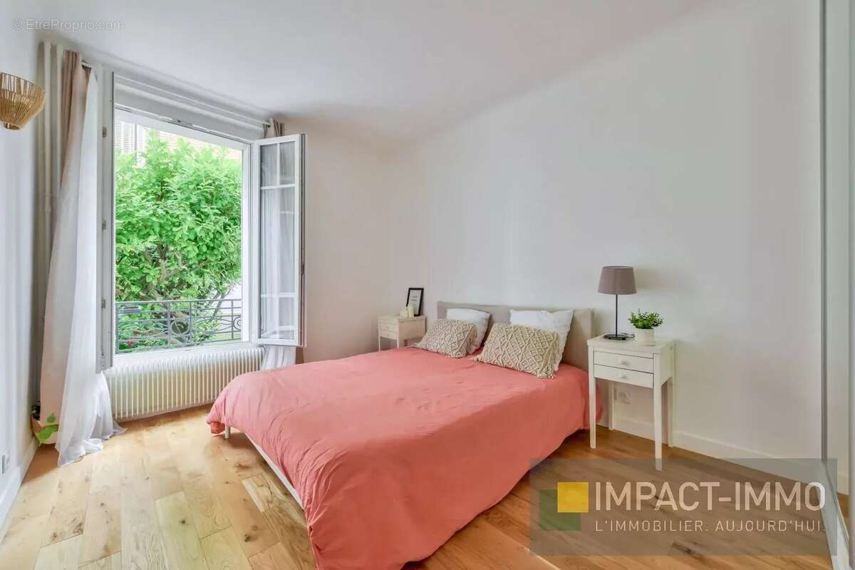Appartement à COURBEVOIE