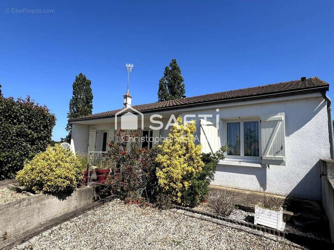 Photo 2 - Maison à DANGE-SAINT-ROMAIN