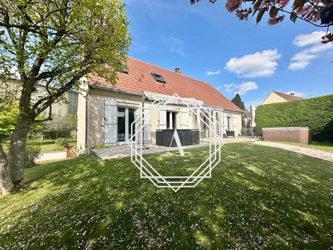 Maison à SAINTE-GENEVIEVE