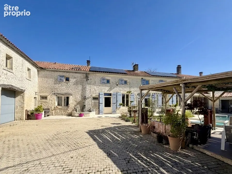 Belle charentaise rénovée de 298 m² avec piscine, à 7 minutes de MATHA - photo 4