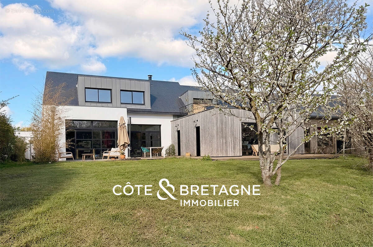 Maison à LE HEZO