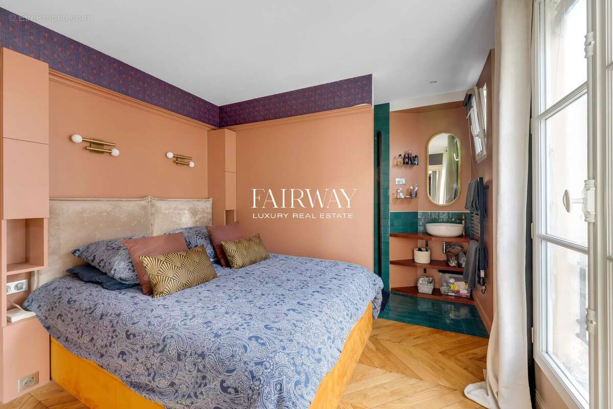 Appartement à PARIS-17E