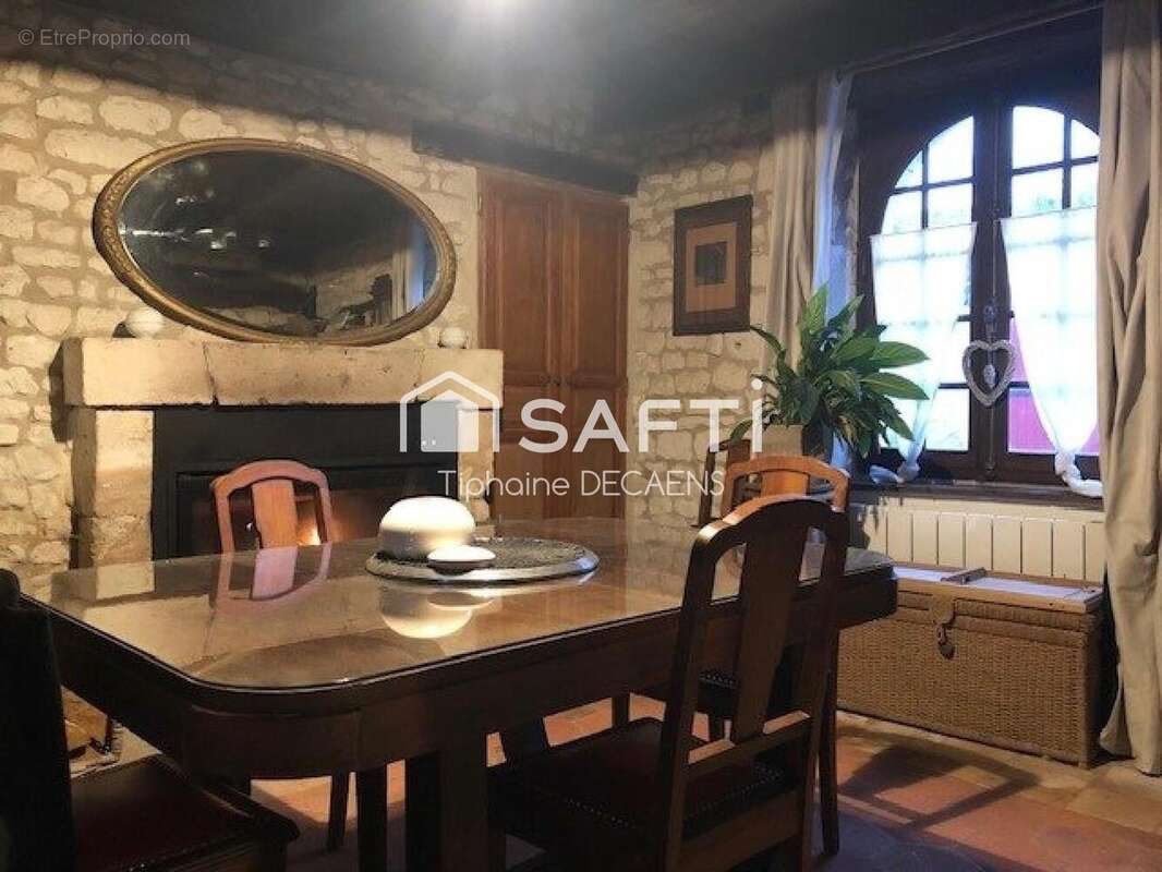 Photo 8 - Maison à FAYE-LA-VINEUSE