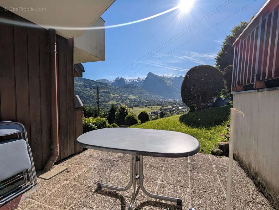 Appartement à MORILLON