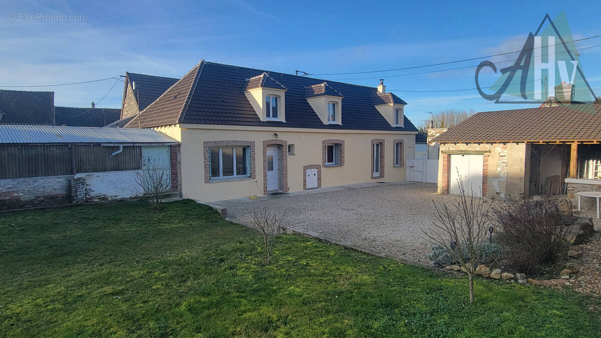 Maison à FONTAINE-FOURCHES