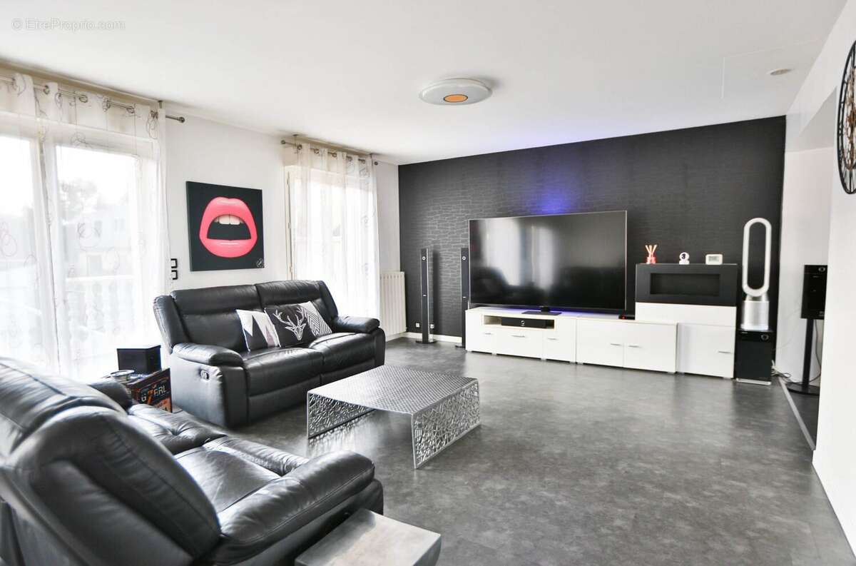 salon - Maison à GOURNAY-SUR-MARNE