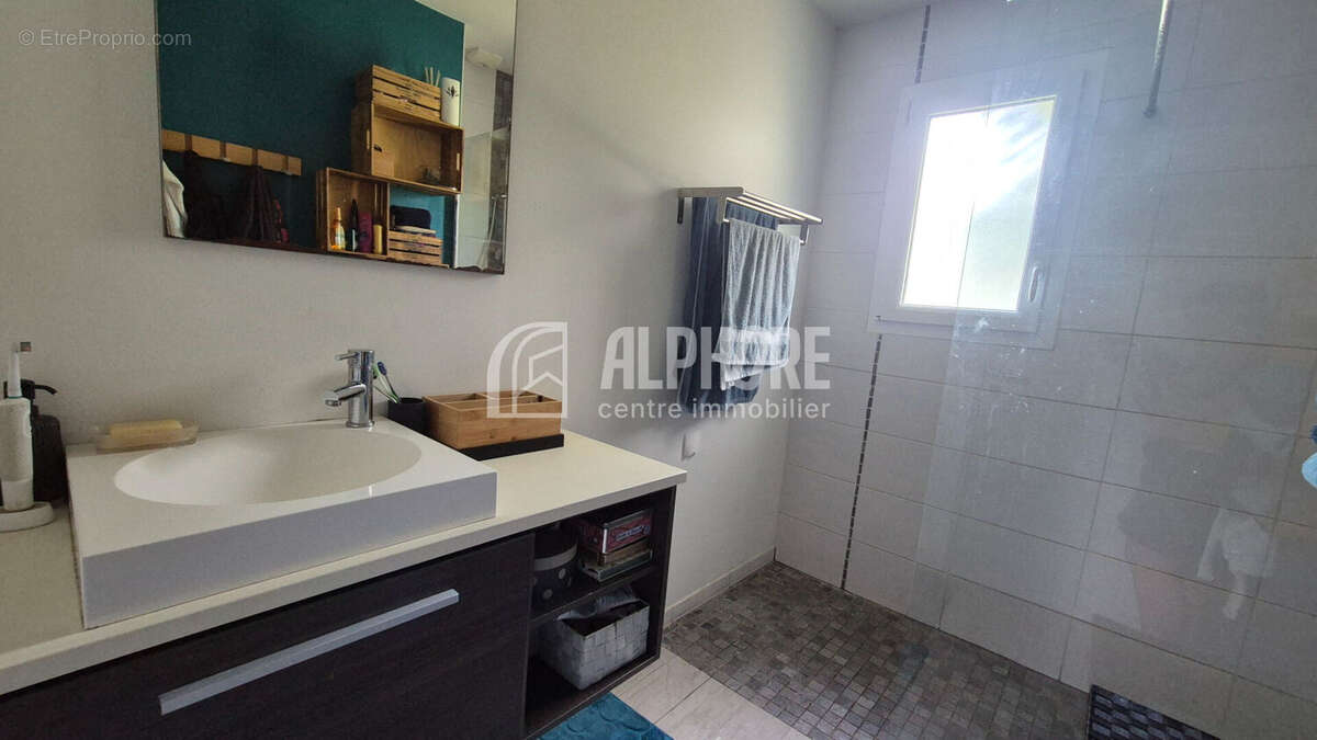 SAINT-MOLF  Maison de 106 m² avec 4 chambres, vie de plain-pied et garage - photo 6