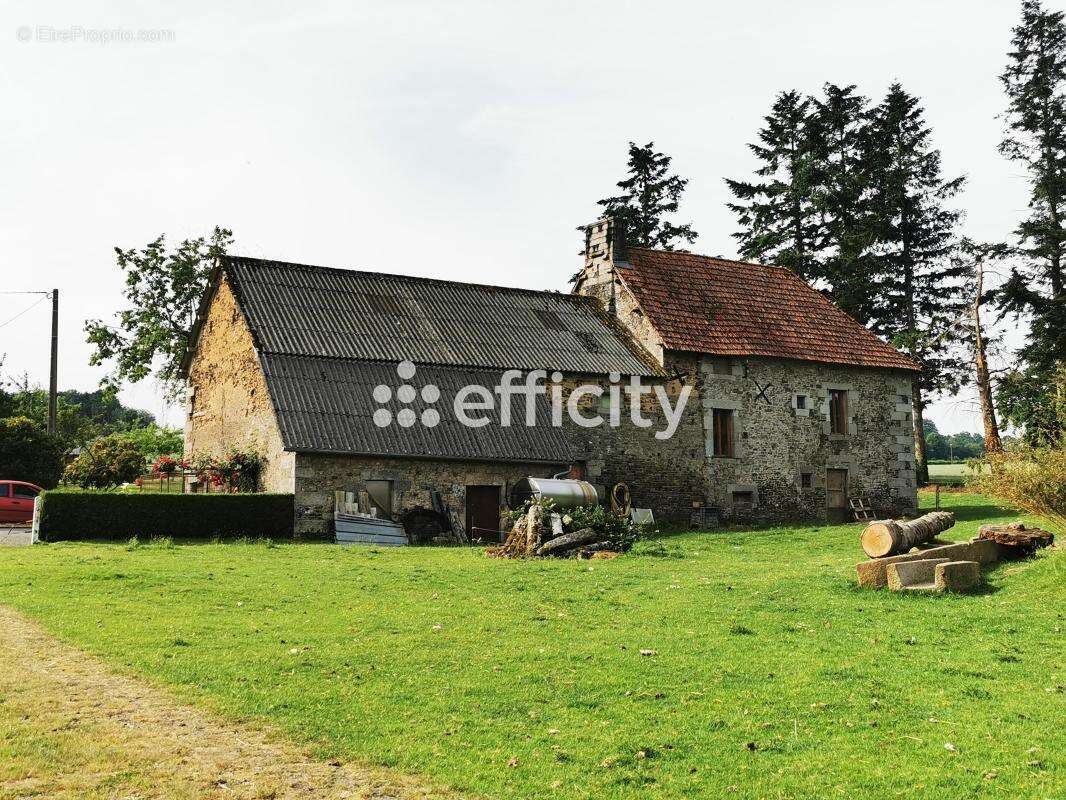 Maison à SAINT-SEVER-CALVADOS
