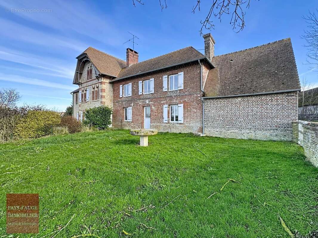 Maison à LES MOUTIERS-EN-AUGE