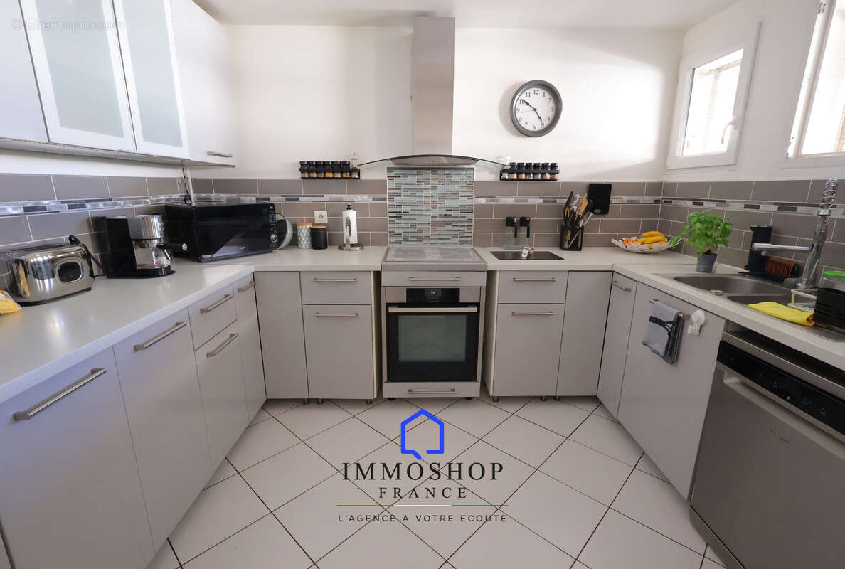 Appartement à MARSEILLE-5E