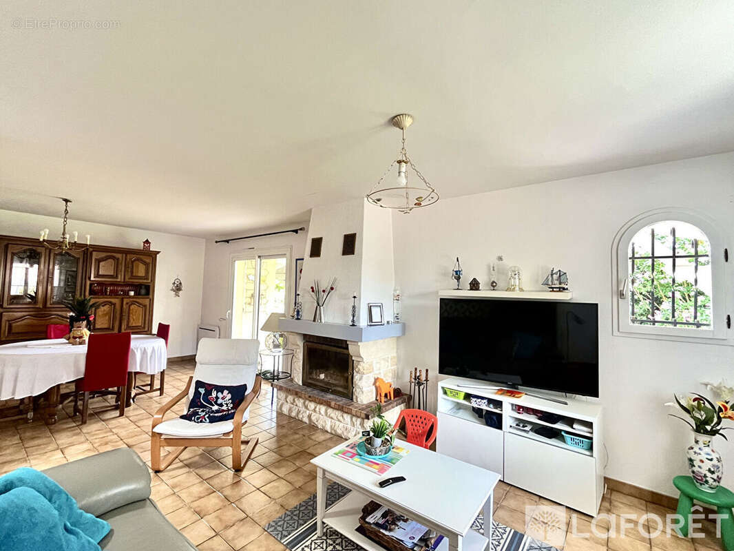 Maison à AMBARES-ET-LAGRAVE