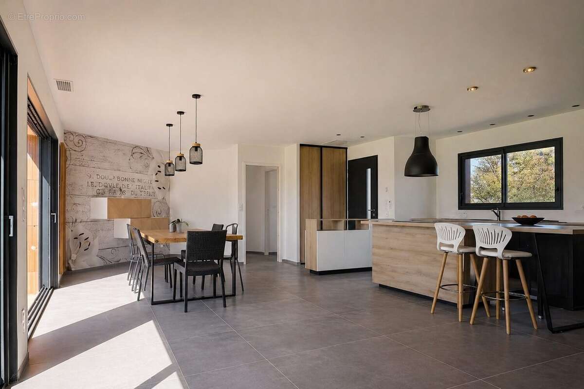 Maison à VILLEMADE
