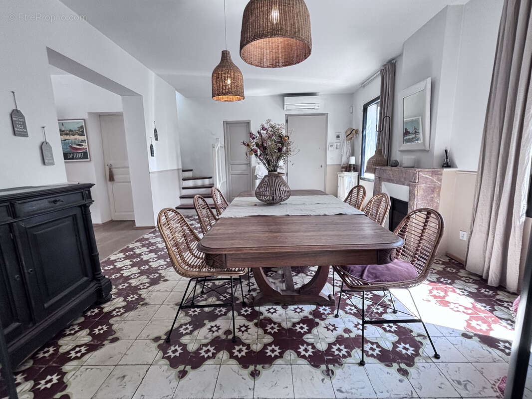 Maison à SAINT-CYR-SUR-MER